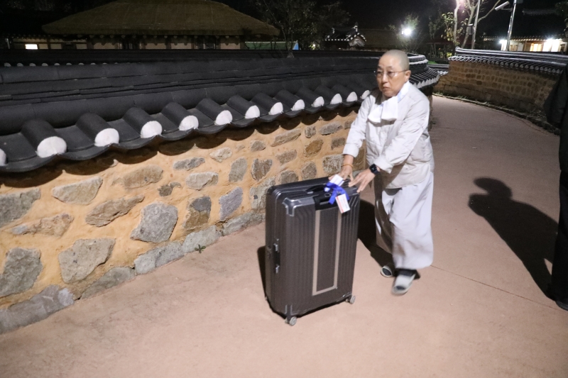 2020.10.12_자비순례 지원단 새벽 짐나르기